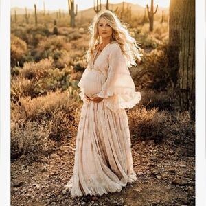 LIKE NEW 🌟Flowy Maternity Dress